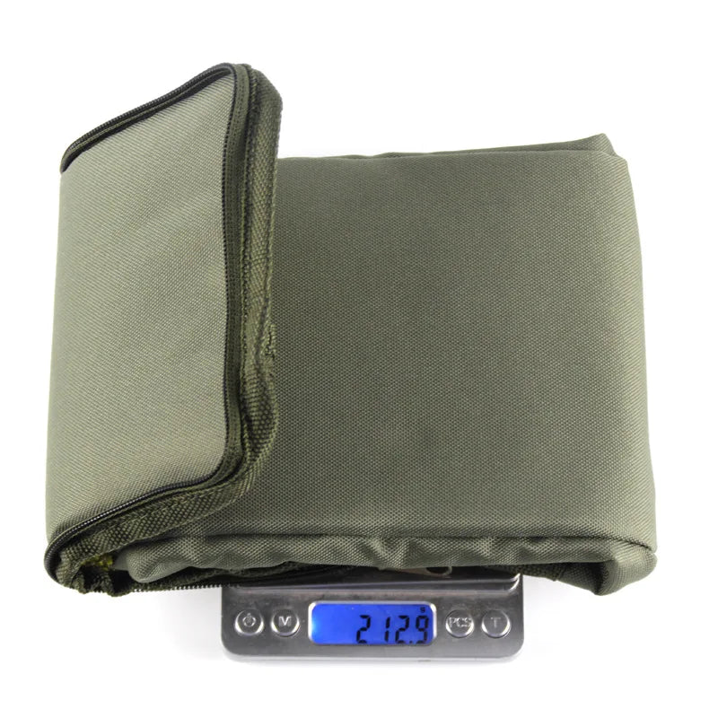 Fishing Tackle Bag Waterproof Fishing Bag Portable Fishing Reel Gear Bag with 3 Adjustable Dividers for Spinning Baitcasting