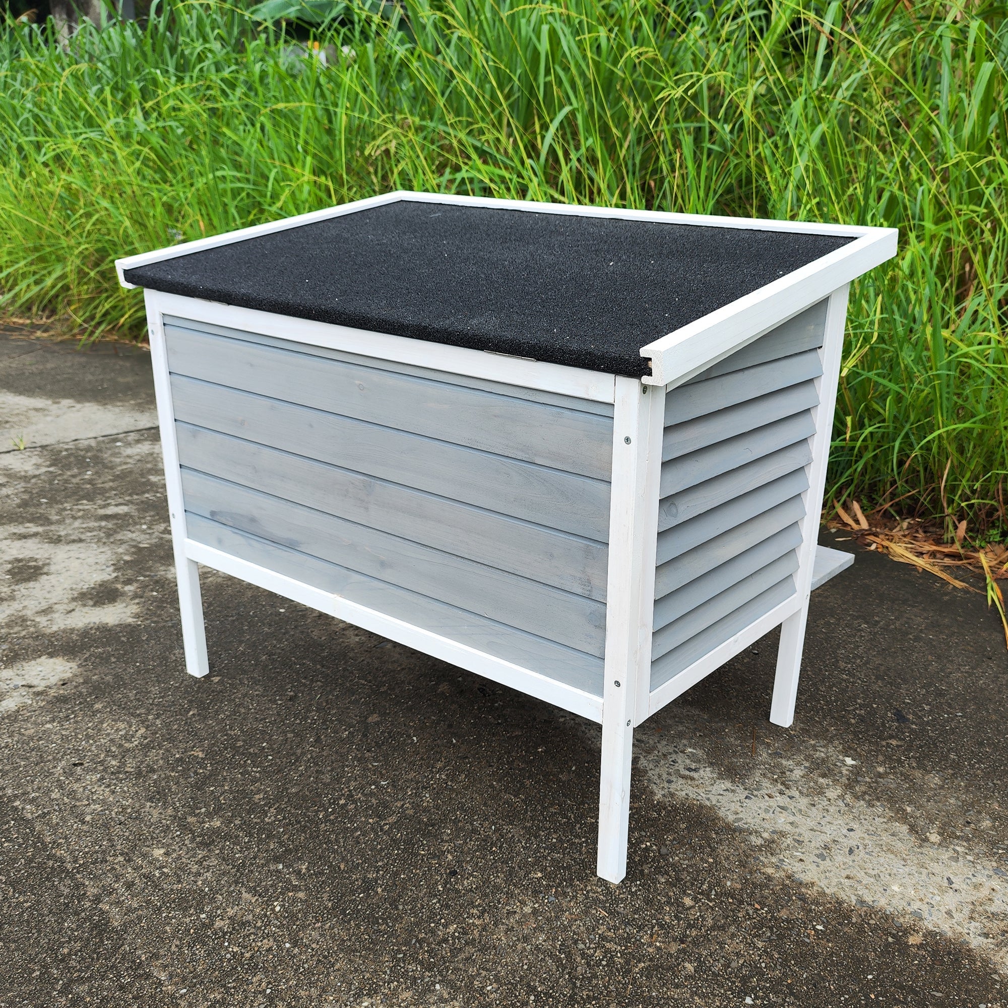 Outdoor Breathable Cat House for Outside Cats,Cat Shelter for Feral Cats with Escape Door,Porch Deck - IronWear Co.
