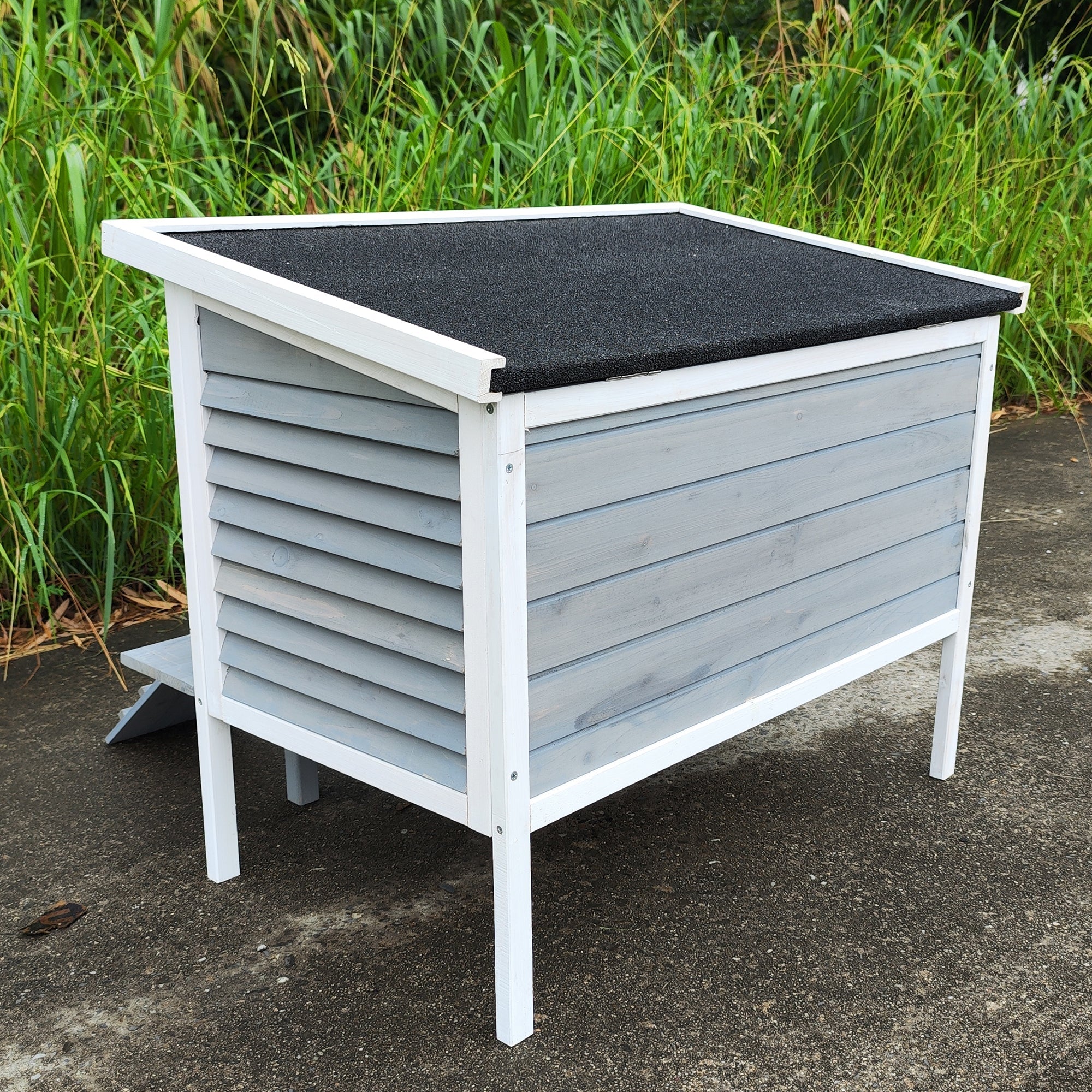 Outdoor Breathable Cat House for Outside Cats,Cat Shelter for Feral Cats with Escape Door,Porch Deck - IronWear Co.